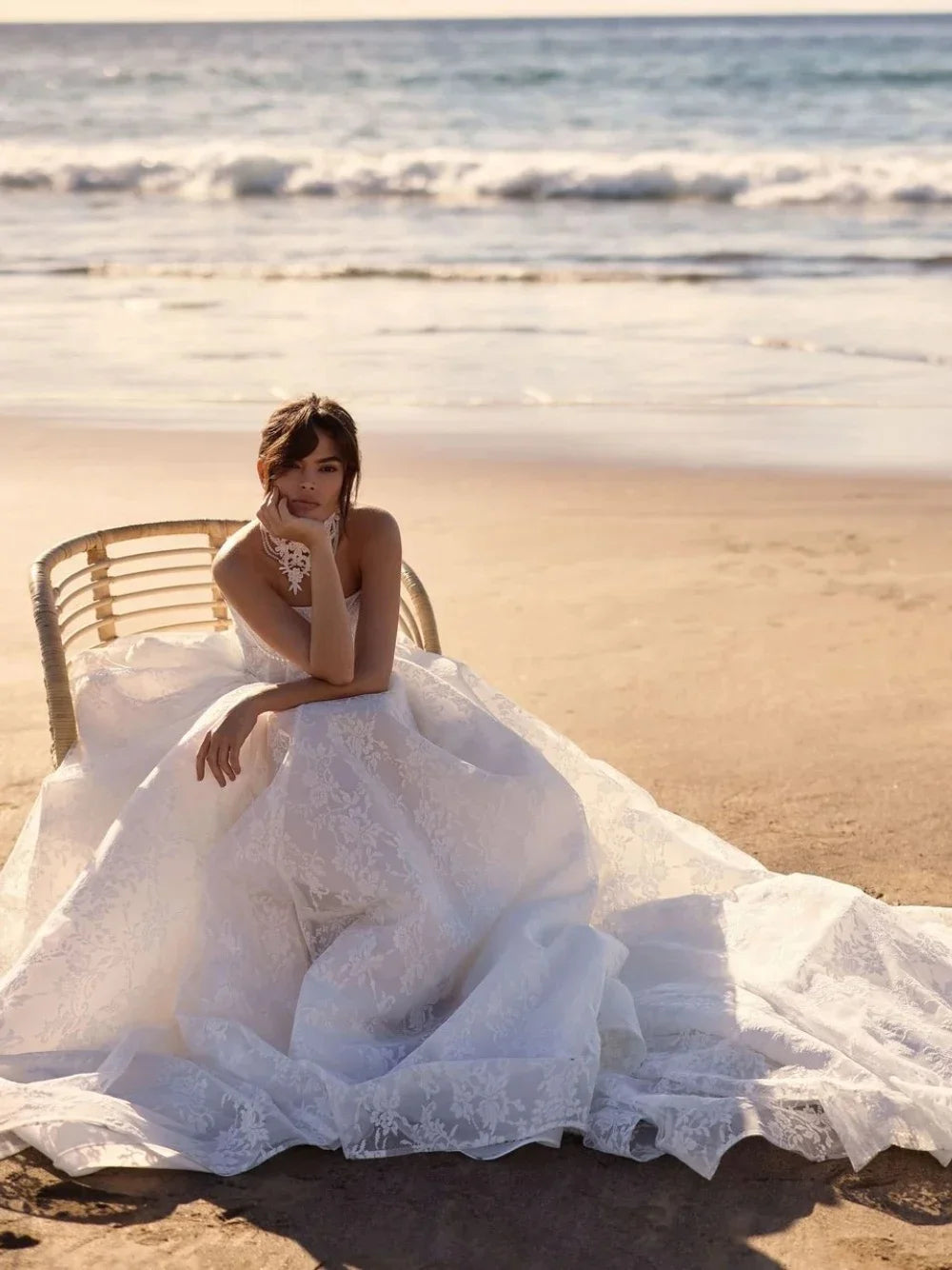 Sweetheart Wedding Gown for Bride Sleeveless A-line Backless Lace Appliques Tulle Customized Plus Size
