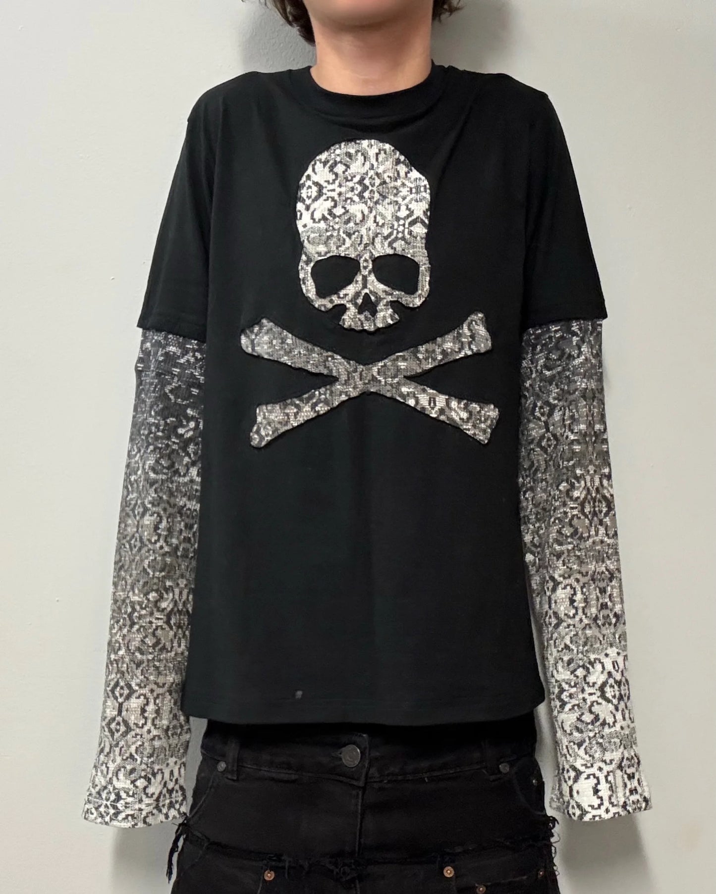 2026 new American retro camouflage skeleton fake two-piece spliced long sleeved top punk street trend fashion versatile niche