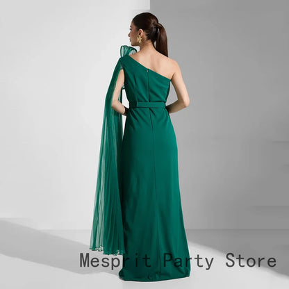One Shoulder Green Evening Dress Floor Length Prom Dress Sheath Slit Formal Party Gown Cloak Sleeve Saudi Dress
