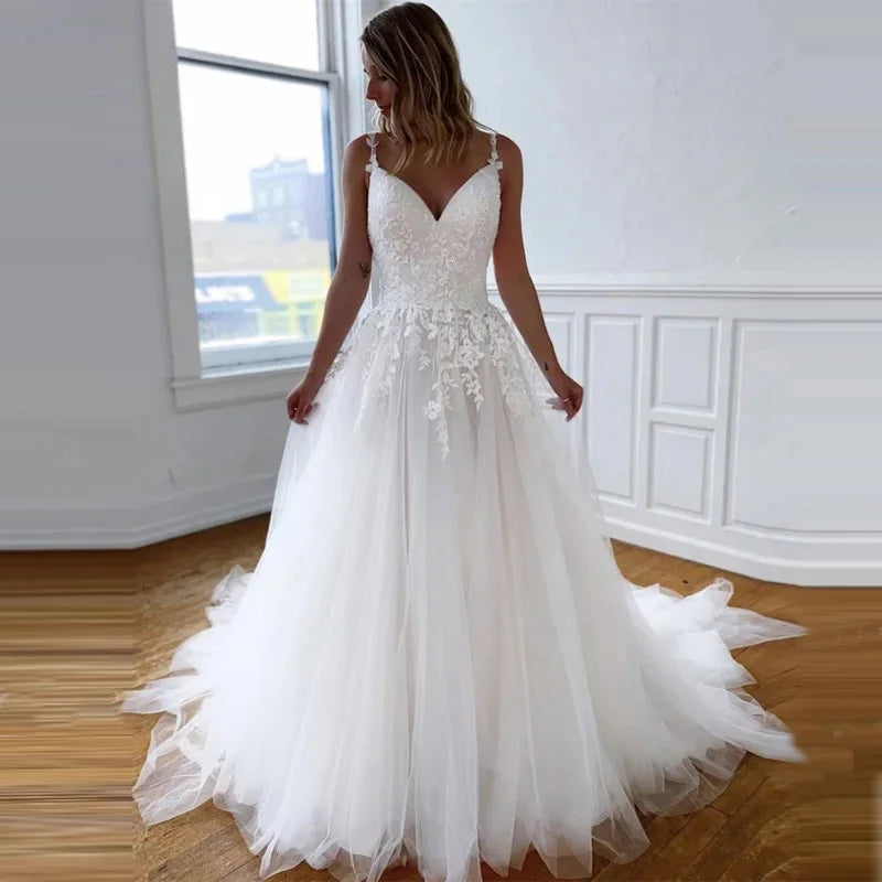 Graceful A-line Wedding Dress Spaghetti Straps Deep V-neck Zipper Pleat Appliques Backless Robe De Soirée De Mariage Custom Made