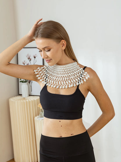 A Simple Style White Beaded Handmade Wave-Shaped Necklace, Suitable As A Wedding Dress Cape Accessory For Women.