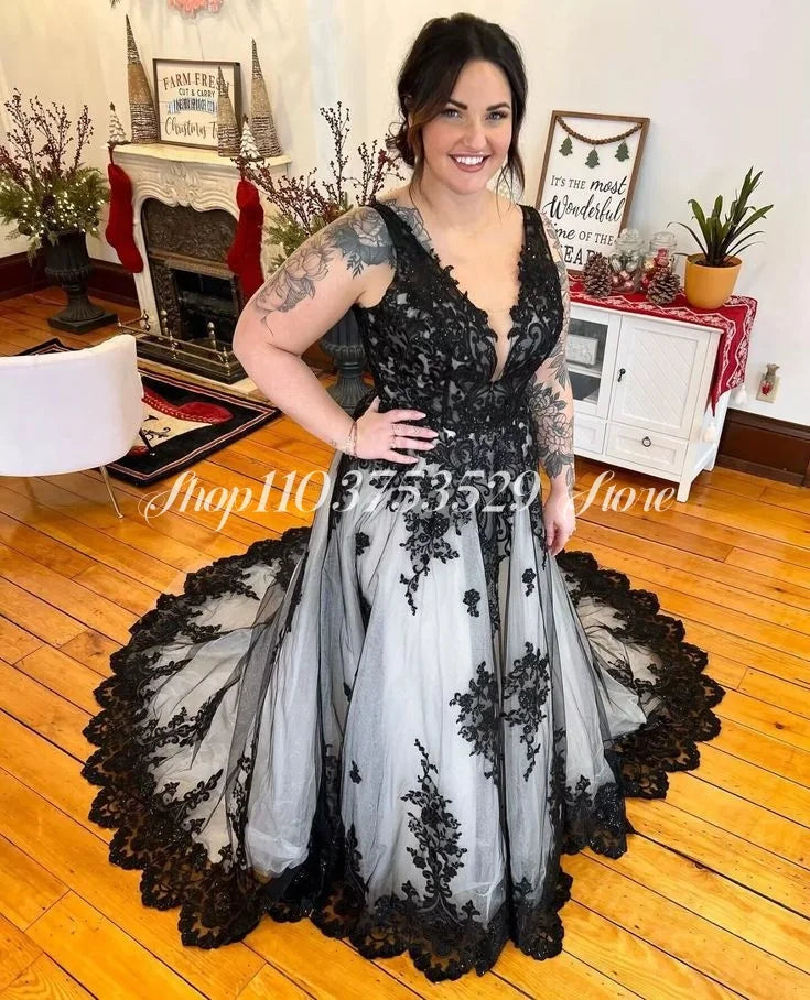Gothic V Neck Wedding Dresses Black White Embroidered Mexican Bridal A Line Couture Long Formal Occasion vestidos Customised