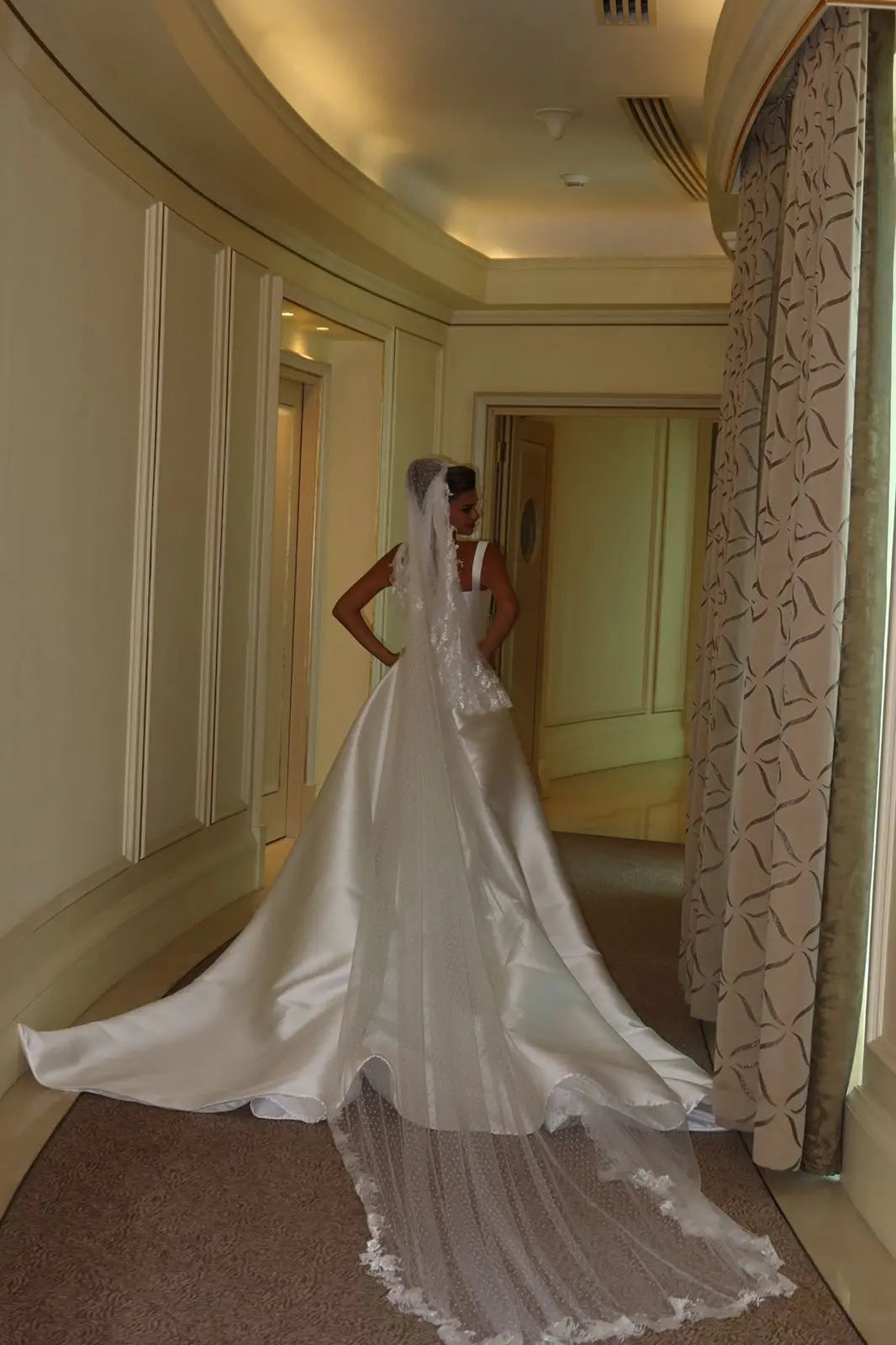 Customized Square Neck Straight Wedding Dresses White Satin Ankle Length Bride Dress with Detachable Train Church Robe De Mariag