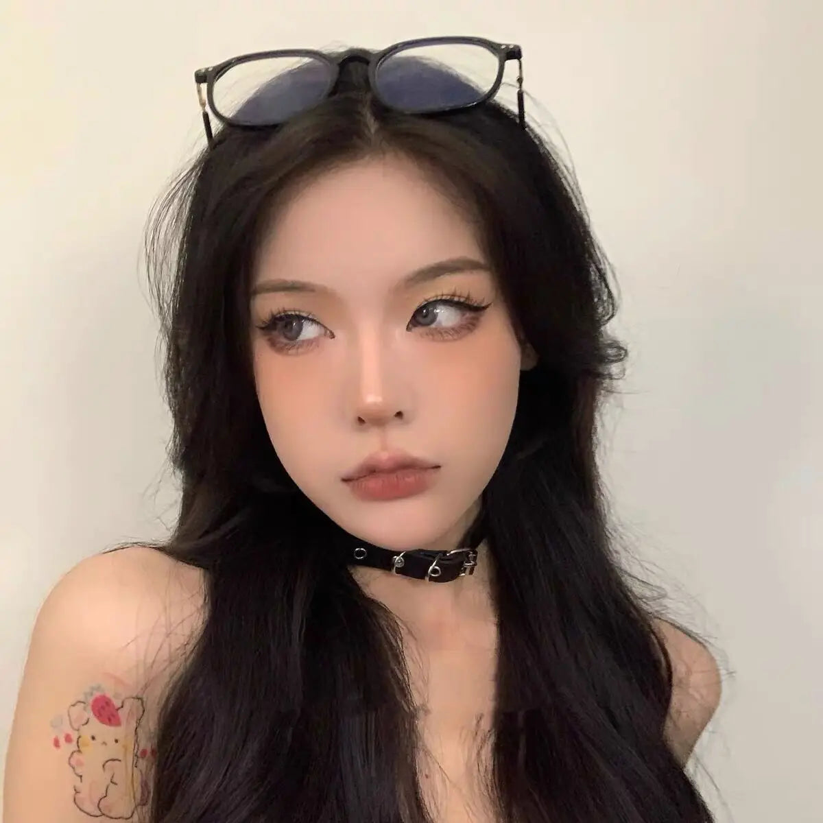 Hyunya's versatile flat buckle belt style choker collar, collarbone necklace, women's dark gift collar