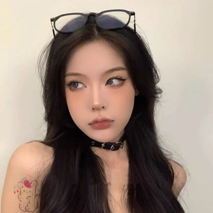 Hyunya's versatile flat buckle belt style choker collar, collarbone necklace, women's dark gift collar