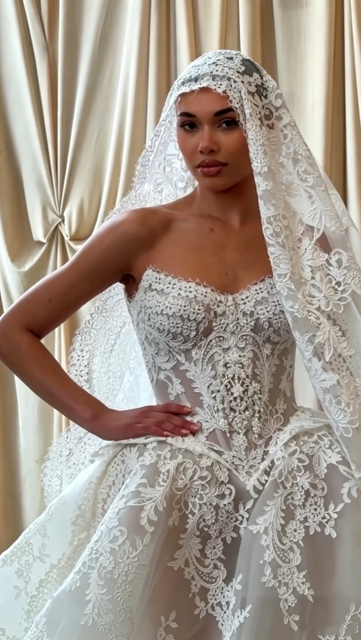 Customized Strapless Sweetheart Bride Dress Wedding Waist Tight corset Full Lace Church Training Wedding Dress