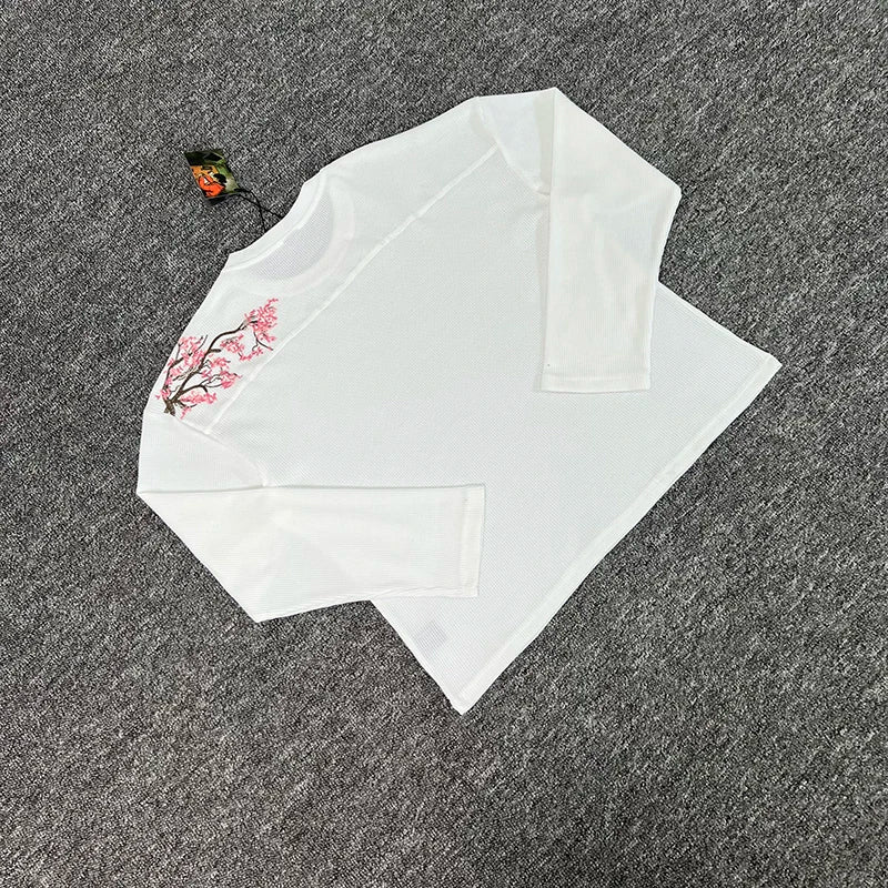 26ss DERSCHUTZE Long Sleeved White Waffle Patterned Cherry Blossom Embroidered T-shirt Loose Casual Top DERSCHUTZE Top Tee