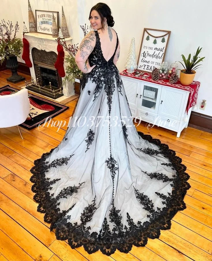 Gothic V Neck Wedding Dresses Black White Embroidered Mexican Bridal A Line Couture Long Formal Occasion vestidos Customised