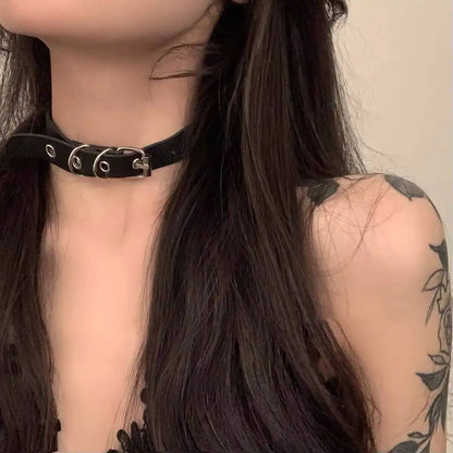 Hyunya's versatile flat buckle belt style choker collar, collarbone necklace, women's dark gift collar