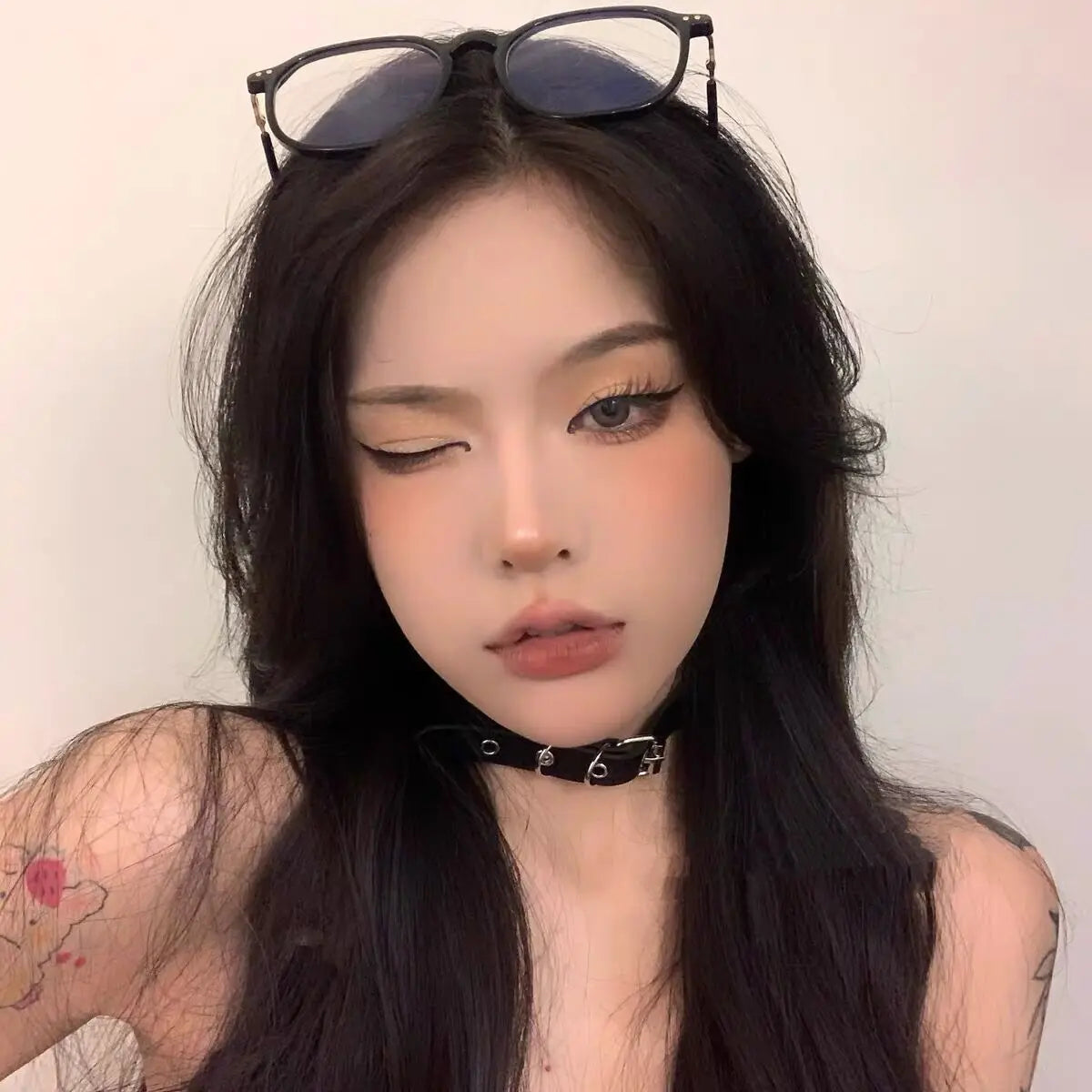 Hyunya's versatile flat buckle belt style choker collar, collarbone necklace, women's dark gift collar