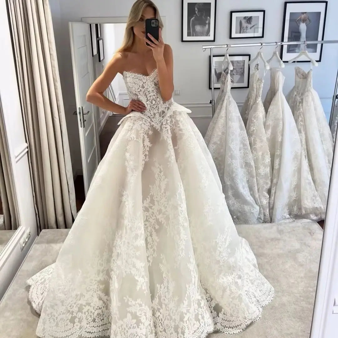 Customized Strapless Sweetheart Bride Dress Wedding Waist Tight corset Full Lace Church Training Wedding Dress