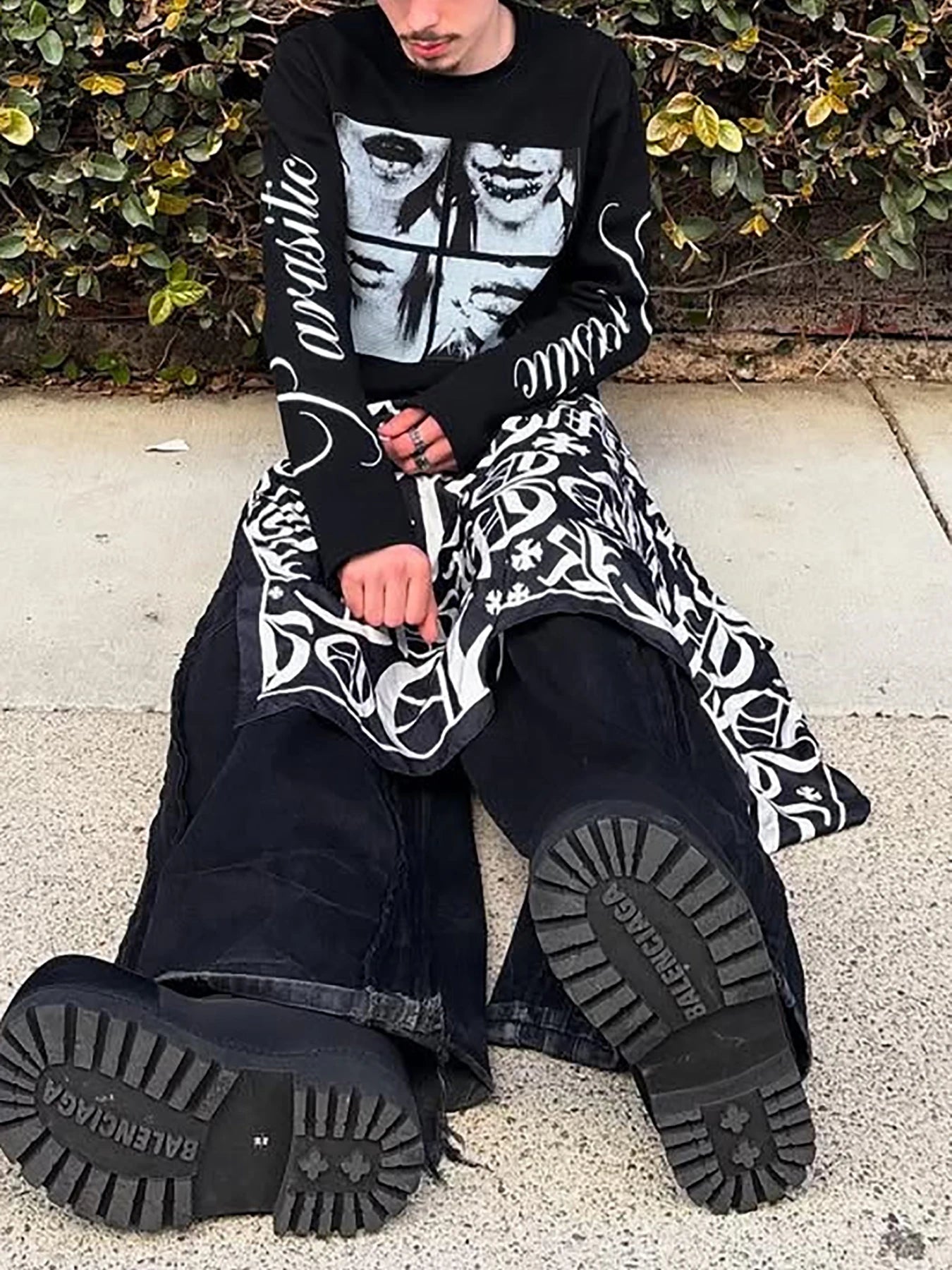 Dark style street punk unisex long sleeved shirt with retro millennium print T-shirt