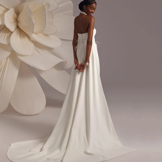 Charming Jersey Wedding Dresses with Feather Strapless Bridal Gowns Court Train 2025 Summer New Sleeveless Vestido De Novia
