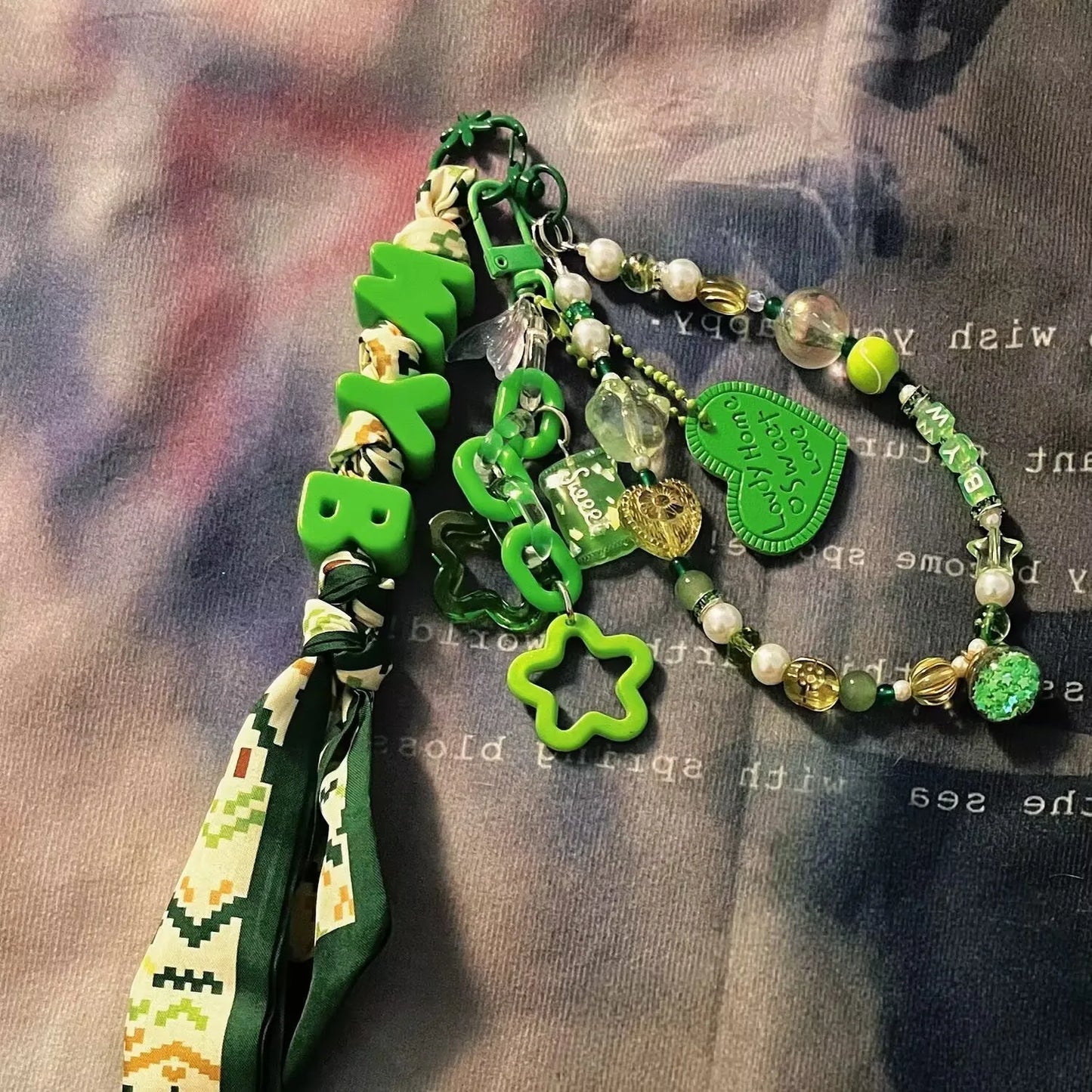 Wang Yibo's support package hanging, green keychain, concert decoration gift, high beauty peripheral