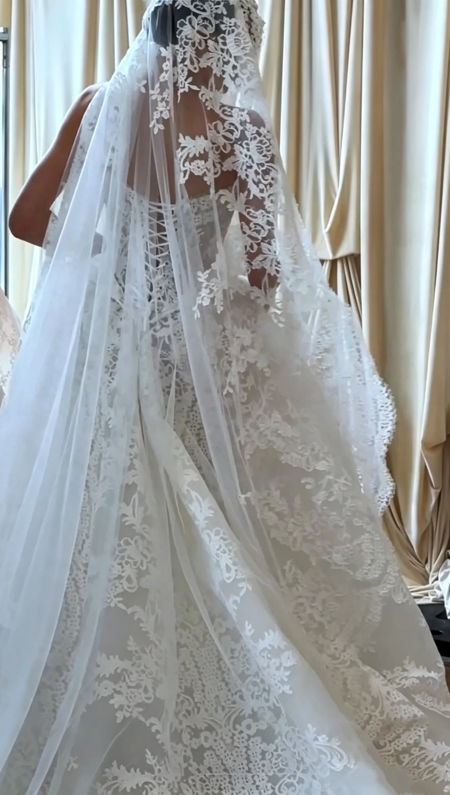 Customized Strapless Sweetheart Bride Dress Wedding Waist Tight corset Full Lace Church Training Wedding Dress