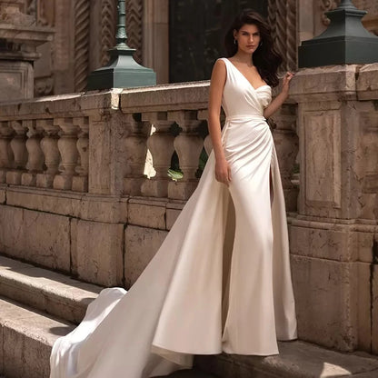 2025 Summer New Lvory V Neck Wedding Dresses With Sweep Train One Shoulder Ruffles Side Silt Bridal Gown Vestido De Novia