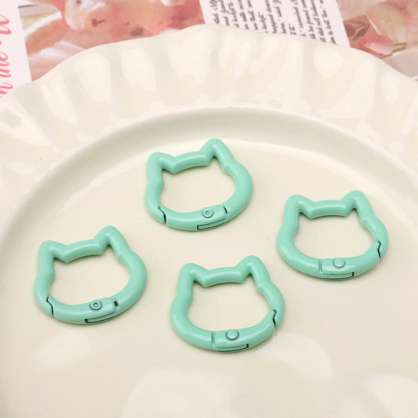 1pc/bag Alloy Spring Clasps Colorful Cute Cat Shape Spring Ring Carabiner Clips For DIY Keyring Lanyard Keychain Making Findings