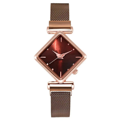 Ladies' simple, fashionable, personalized diamond shaped magnet watch blind box