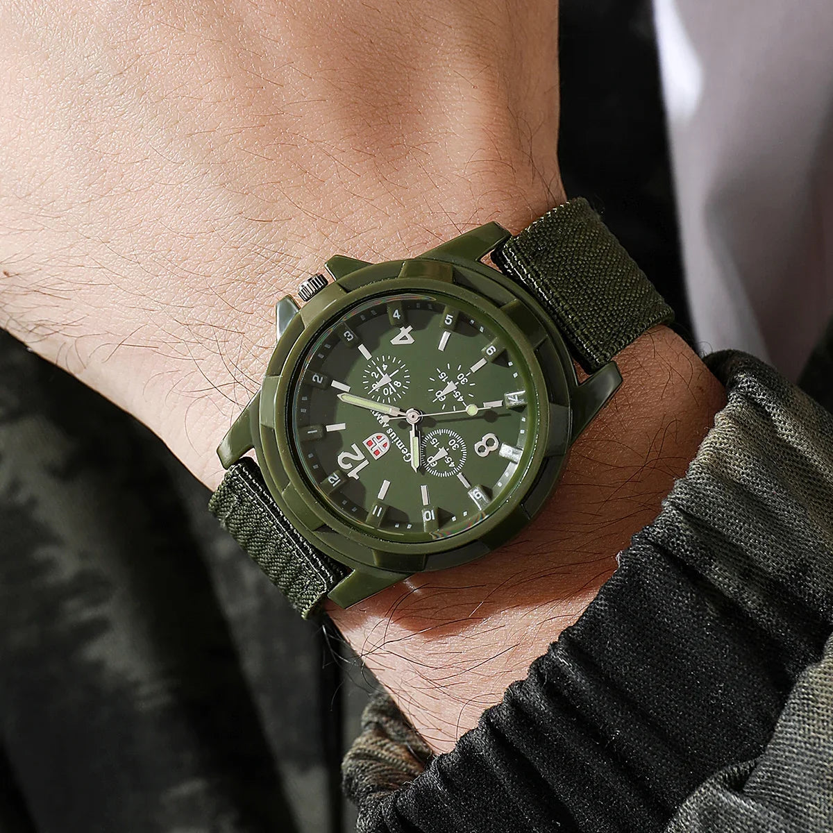 Surprise Mystery Watch Set Blind Box-2PCS/Set Men Sports Watches Casual Nylon Band Military Quartz Wristwatches（Without Box）