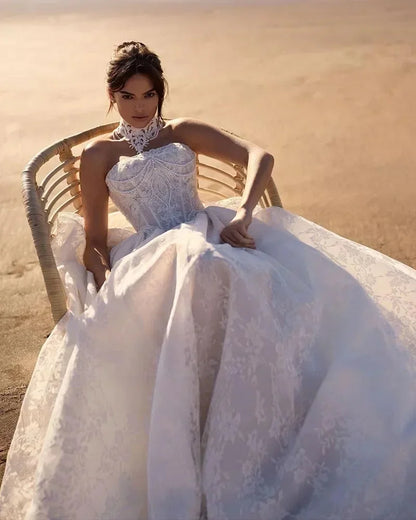 Sweetheart Wedding Gown for Bride Sleeveless A-line Backless Lace Appliques Tulle Customized Plus Size