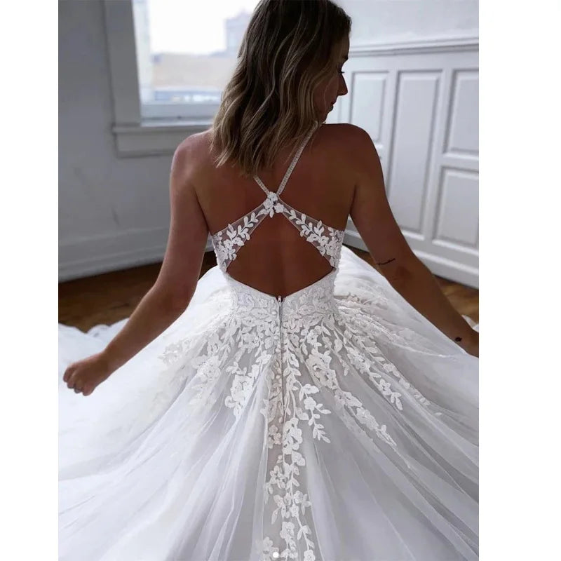 Graceful A-line Wedding Dress Spaghetti Straps Deep V-neck Zipper Pleat Appliques Backless Robe De Soirée De Mariage Custom Made